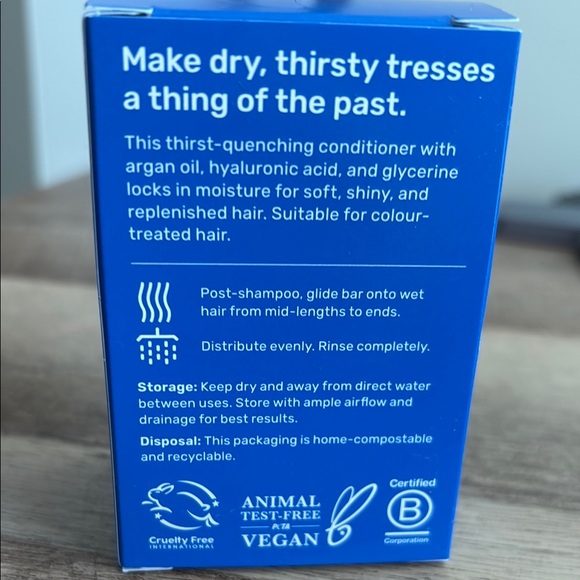 Blue Hydrating Solid Shampoo for Dry Hair - Picture 5 of 6